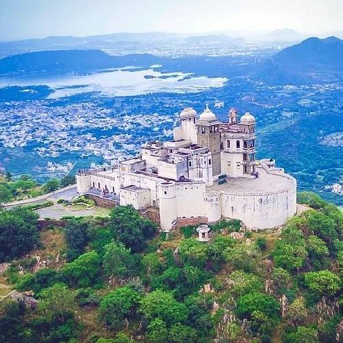 Sajjangarh_monsoon_palace